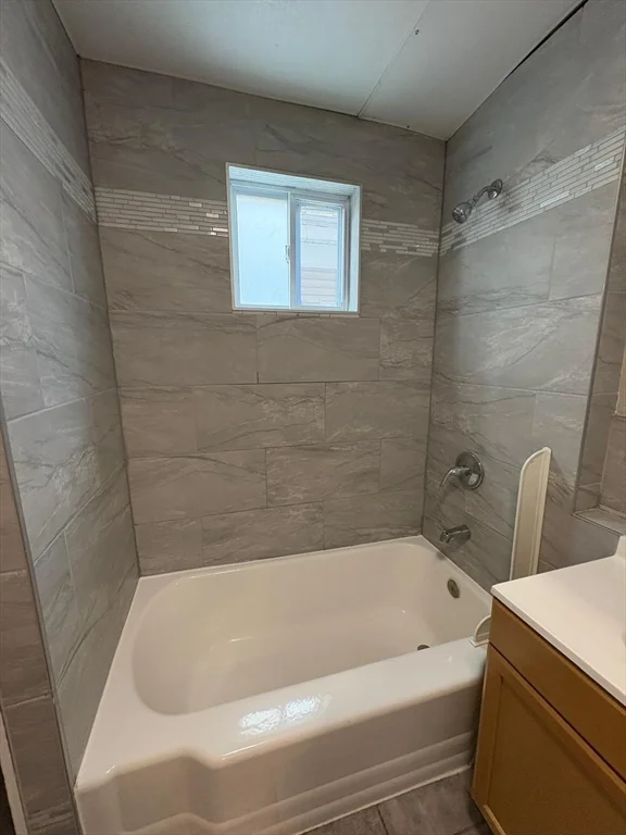 2 bed, 1 bath apartment for rent at 38 Neptune St Unit 2R, Lynn — photo 9 of 10