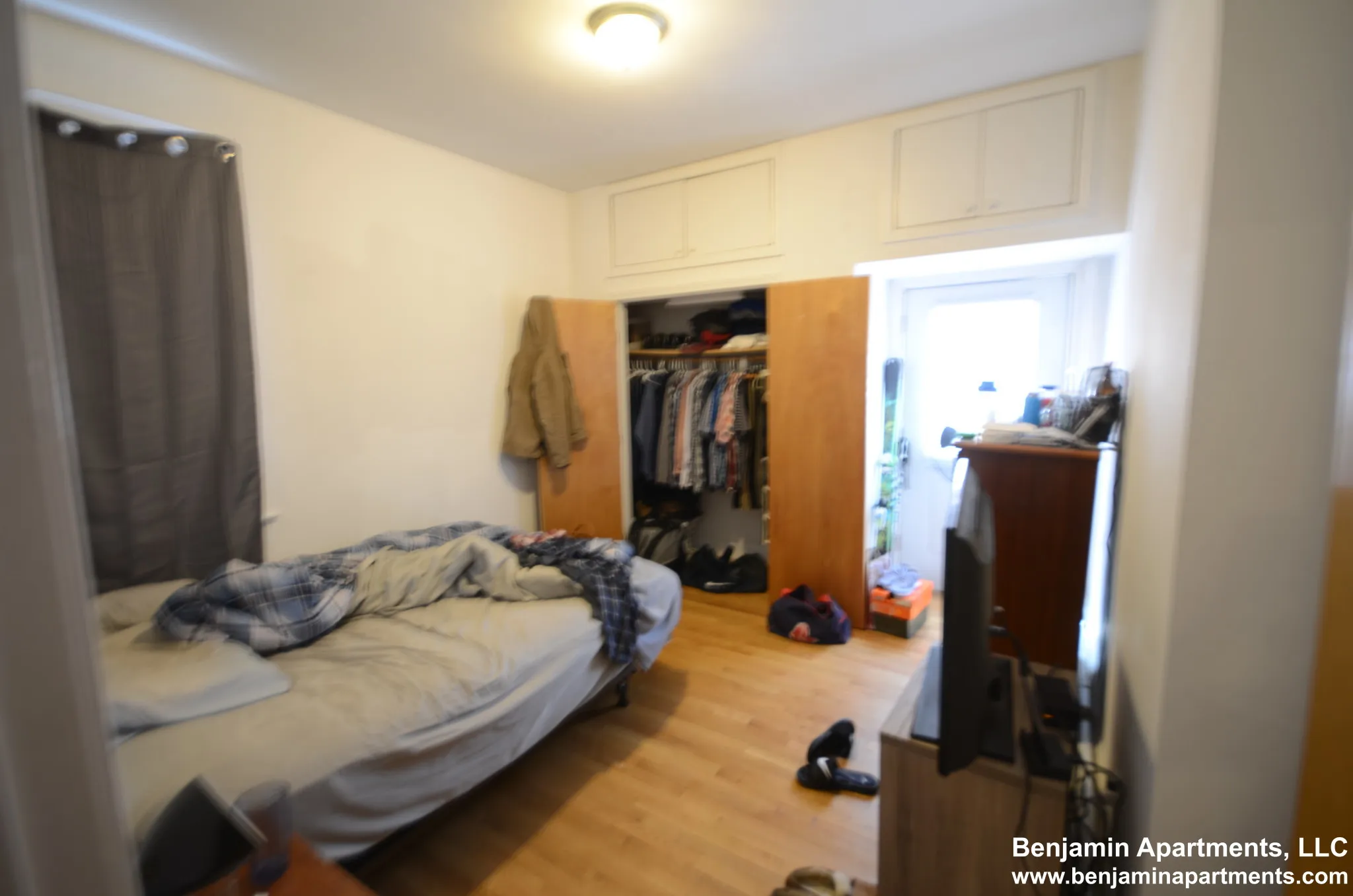 3 bed, 1 bath apartment for rent at 38 Newton St Unit 1, Brighton — photo 4 of 16