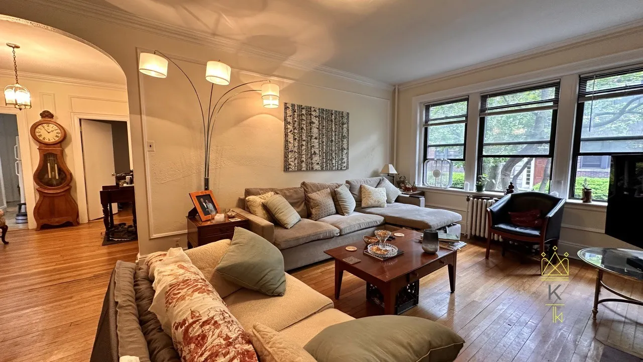 3 bed, 2 bath apartment for rent at 38 Park St Unit 1, Brookline — photo 2 of 16