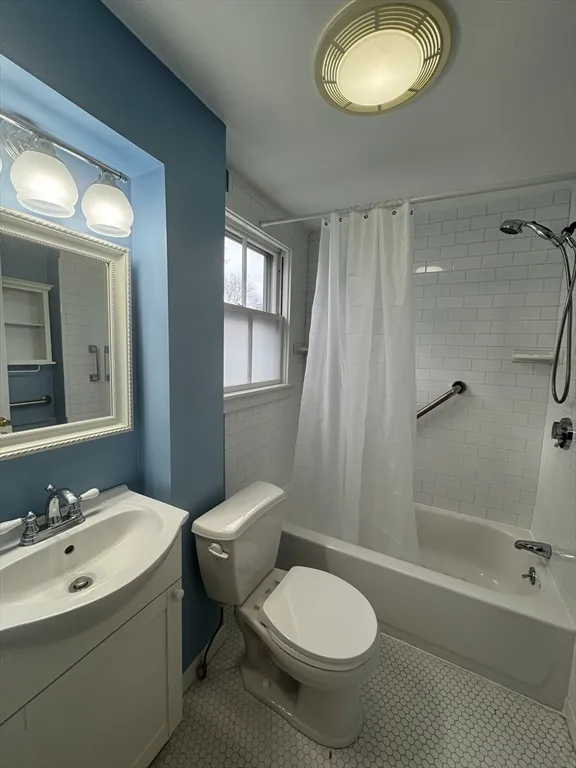 Studio bed, 1 bath apartment for rent at 38 Park St Unit B, Tufts University — photo 8 of 12