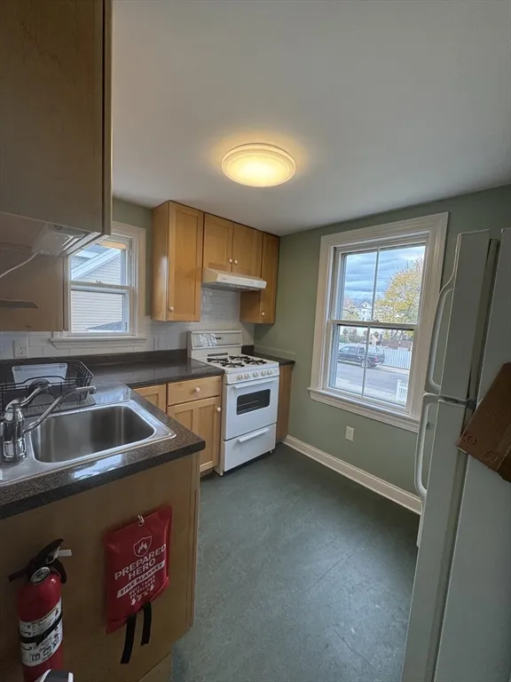 Studio bed, 1 bath apartment for rent at 38 Park St Unit B, Tufts University — photo 6 of 12