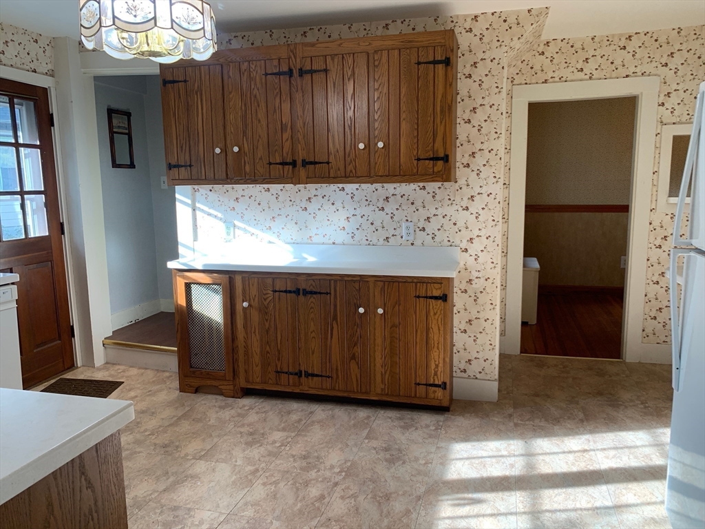 3 bed, 1 bath apartment for rent at 38 Park St Unit C, Medford — photo 6 of 33