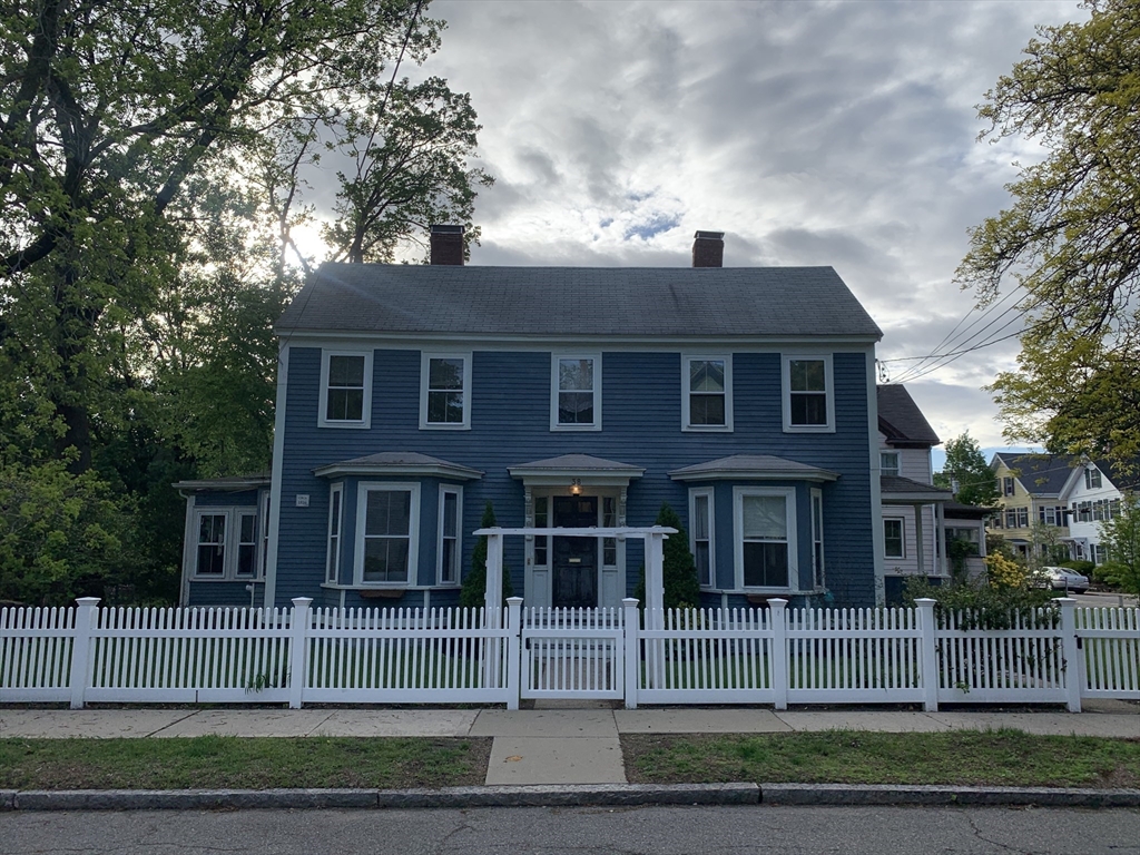 3 bed, 1 bath apartment for rent at 38 Park St Unit C, Medford
