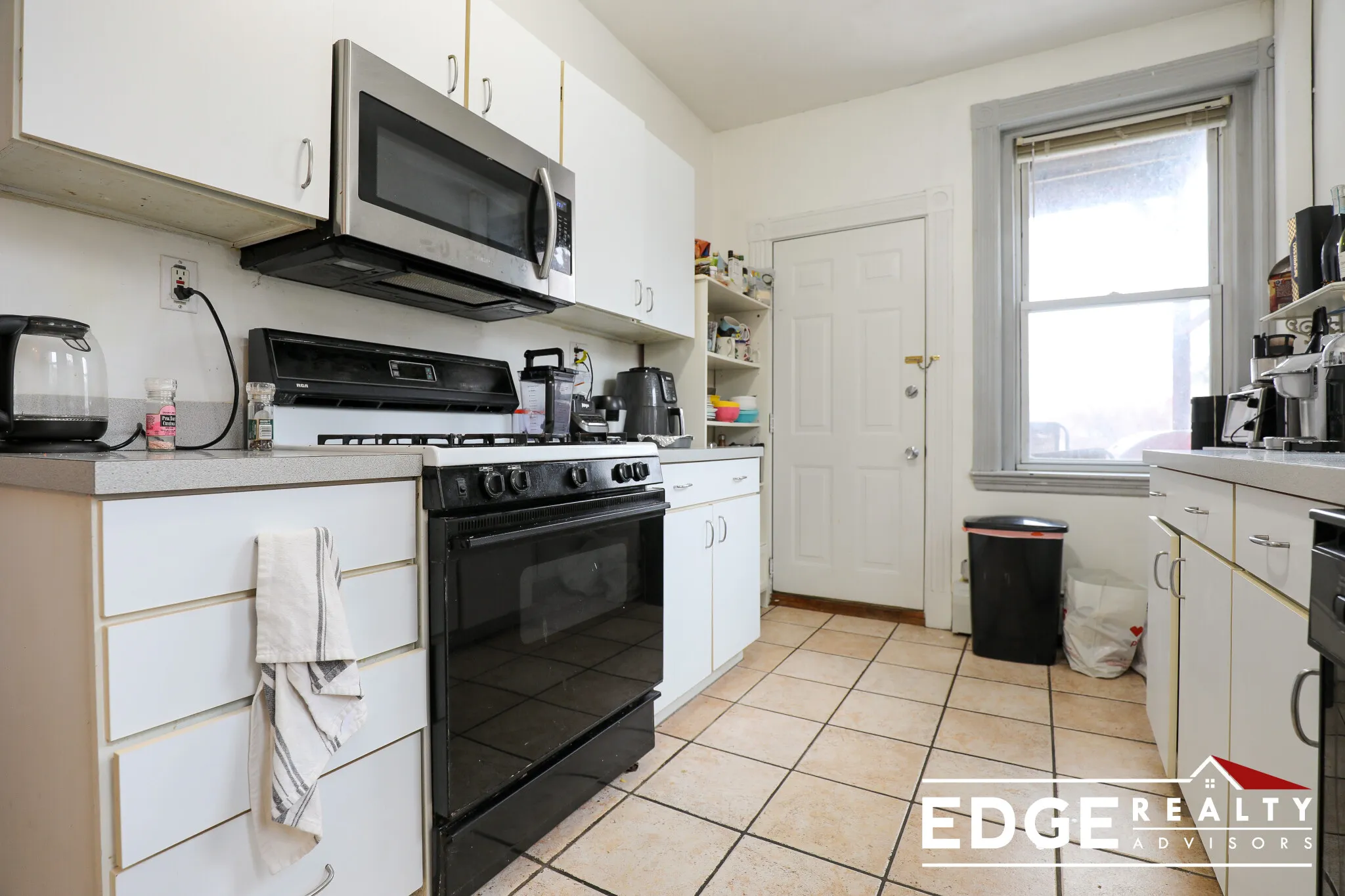 4 bed, 1.5 bath apartment for rent at 38 Park Vale Ave Unit 4, Brighton — photo 6 of 14