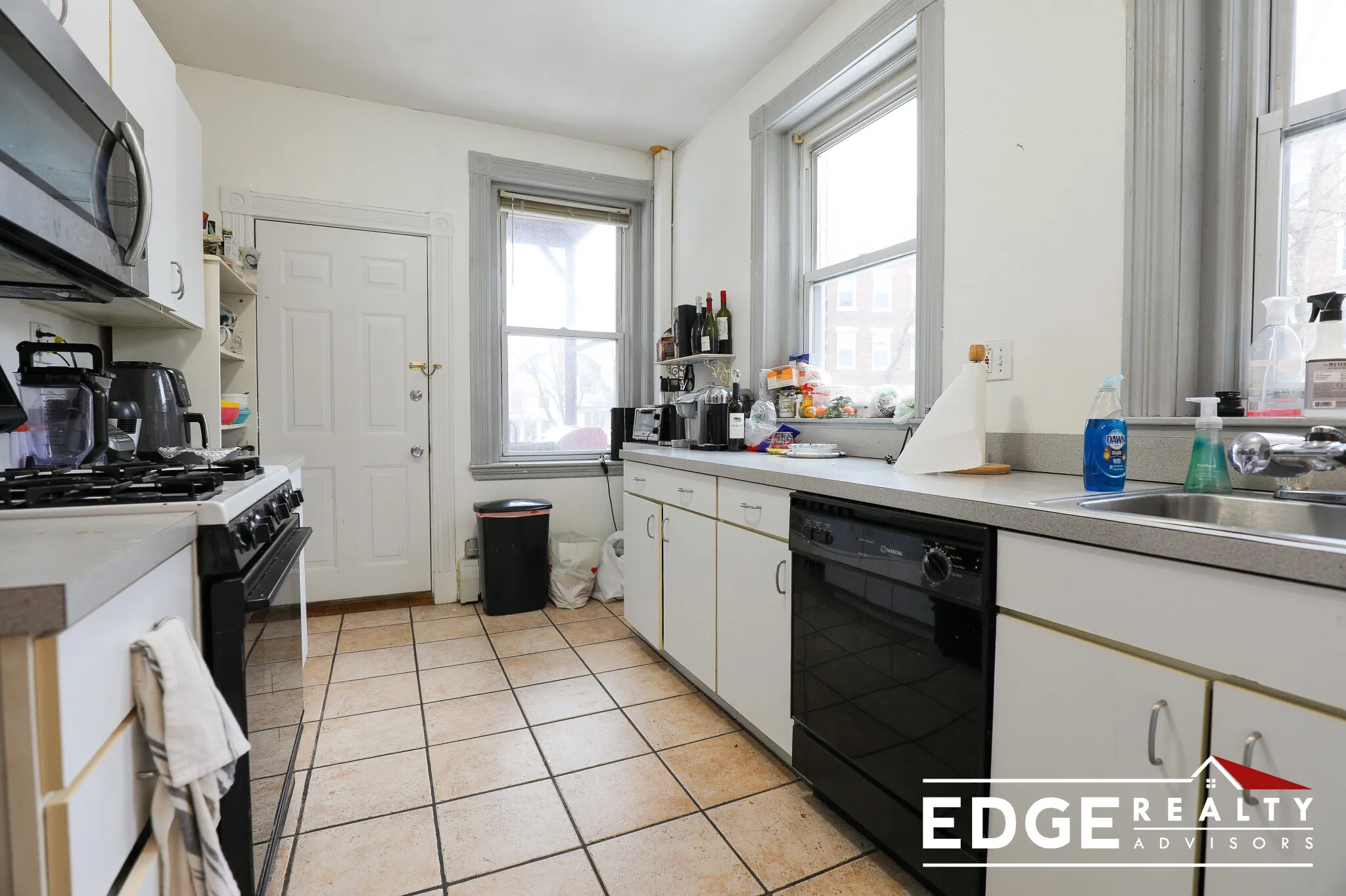 4 bed, 1.5 bath apartment for rent at 38 Park Vale Ave Unit 4, Brighton — photo 5 of 14