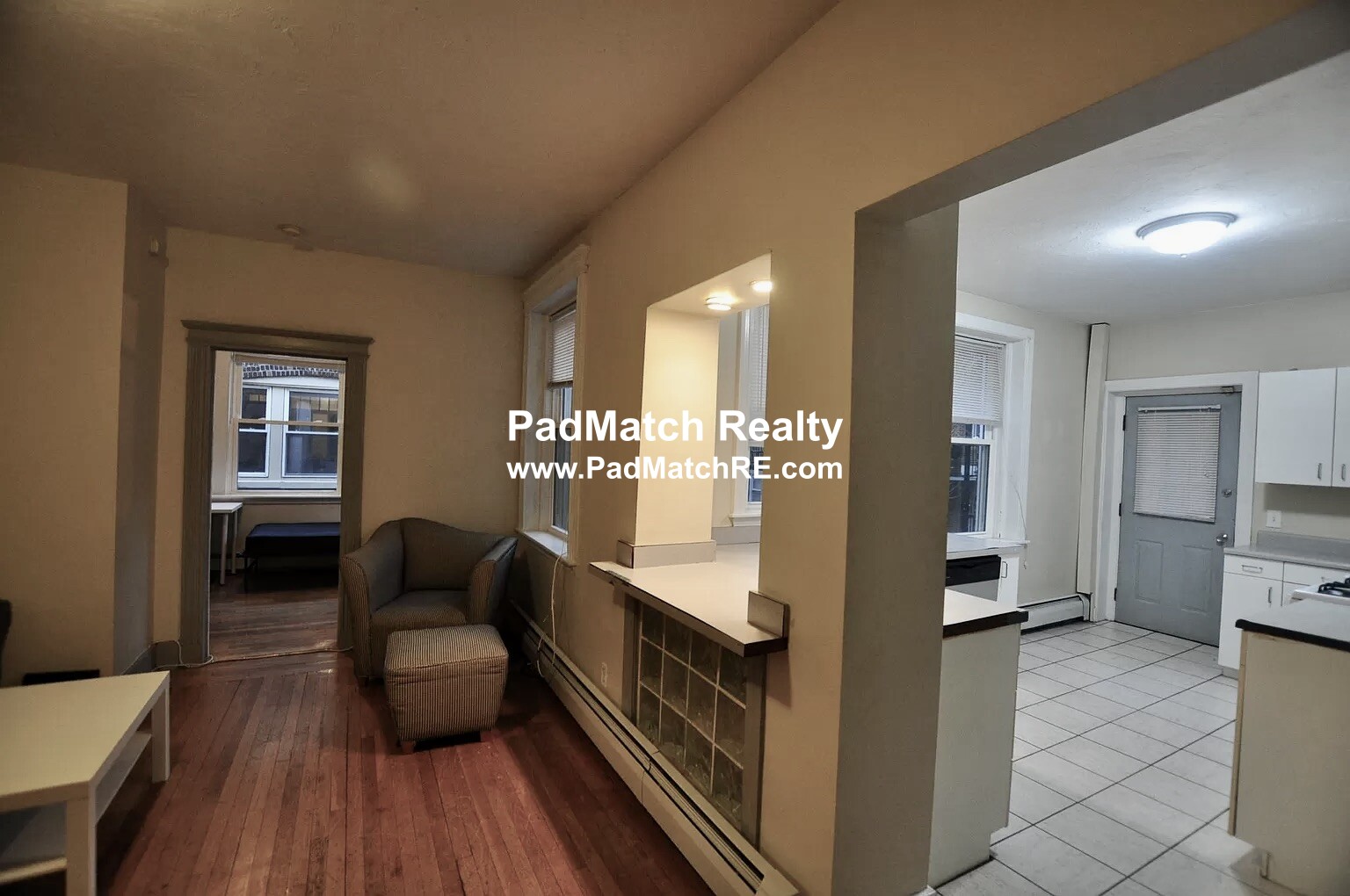 4 bed, 1.5 bath apartment for rent at 38 Park Vale Ave Unit 6, Brighton — photo 2 of 17