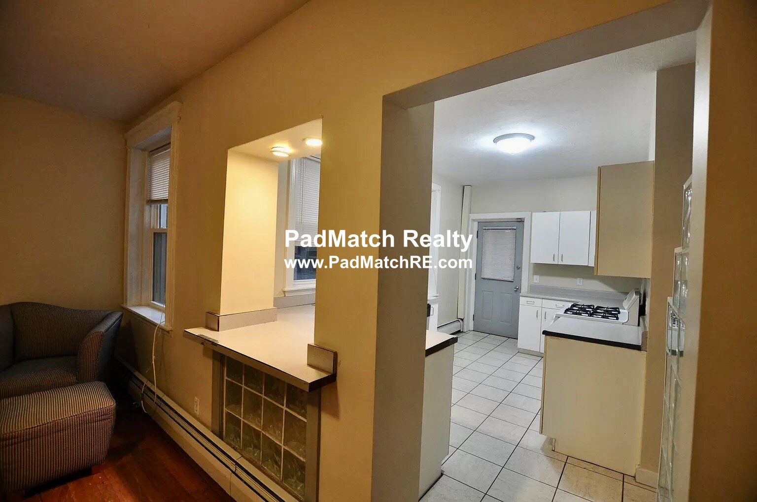 4 bed, 1.5 bath apartment for rent at 38 Park Vale Ave Unit 6, Brighton — photo 3 of 17