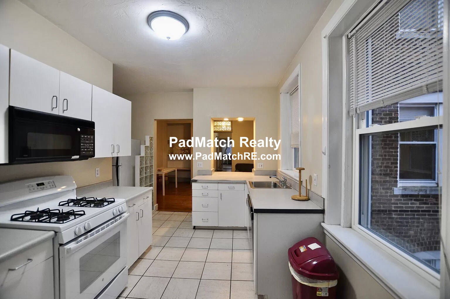 4 bed, 1.5 bath apartment for rent at 38 Park Vale Ave Unit 6, Brighton — photo 4 of 17