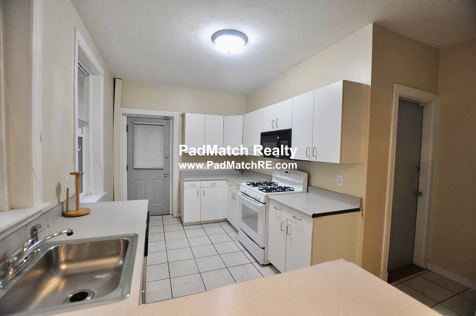 4 bed, 1.5 bath apartment for rent at 38 Park Vale Ave Unit 6, Brighton — photo 6 of 17