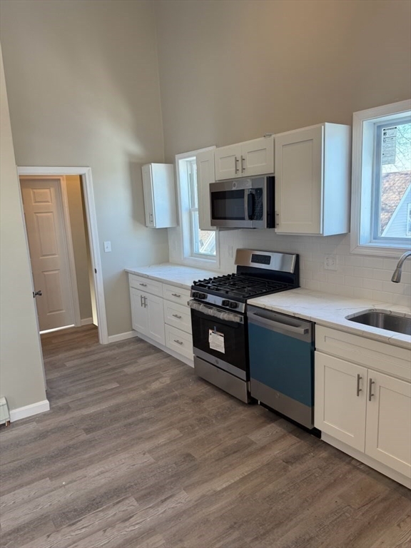 3 bed, 1 bath apartment for rent at 38 Portland Unit 2, Haverhill — photo 6 of 14
