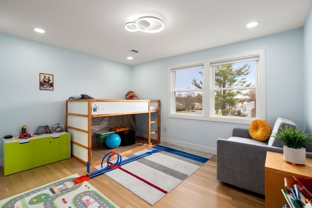 4 bed, 2 bath apartment for rent at 38 Ranger Rd, Natick — photo 13 of 22