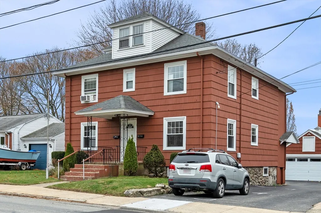 2 bed, 1 bath apartment for rent at 38 Raymond Rd Unit 1, Salem — photo 3 of 35