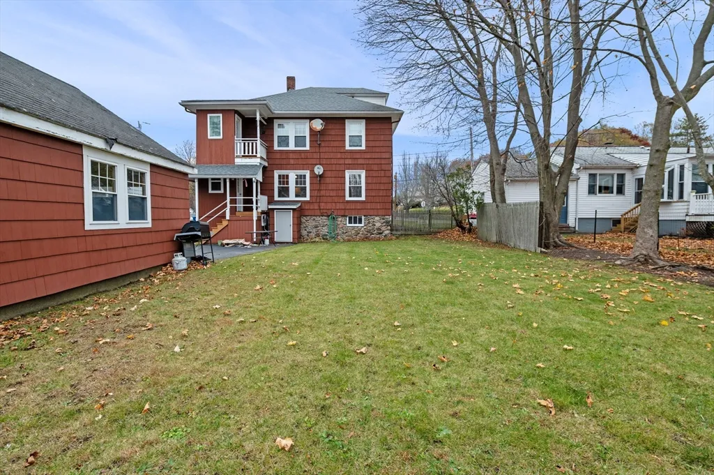 2 bed, 1 bath apartment for rent at 38 Raymond Rd Unit 1, Salem — photo 7 of 35