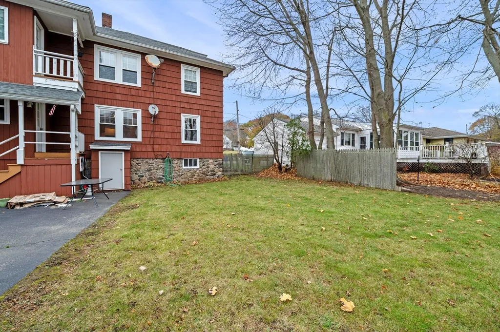 2 bed, 1 bath apartment for rent at 38 Raymond Rd Unit 1, Salem — photo 6 of 35