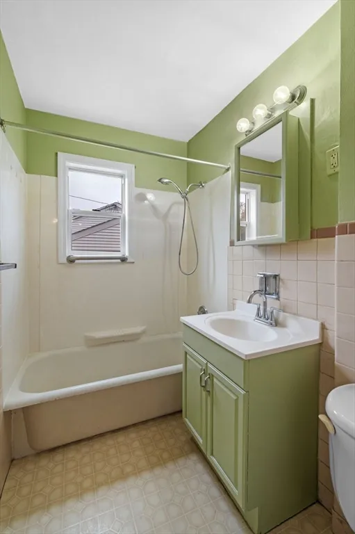 2 bed, 1 bath apartment for rent at 38 Raymond Rd Unit 1, Salem — photo 26 of 35