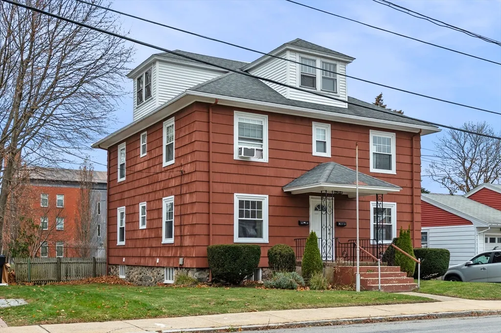 2 bed, 1 bath apartment for rent at 38 Raymond Rd Unit 1, Salem — photo 1 of 35