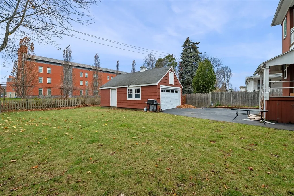 2 bed, 1 bath apartment for rent at 38 Raymond Rd Unit 1, Salem — photo 9 of 35
