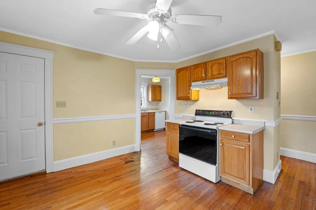 2 bed, 1 bath apartment for rent at 38 Raymond Rd Unit 1, Salem — photo 18 of 35