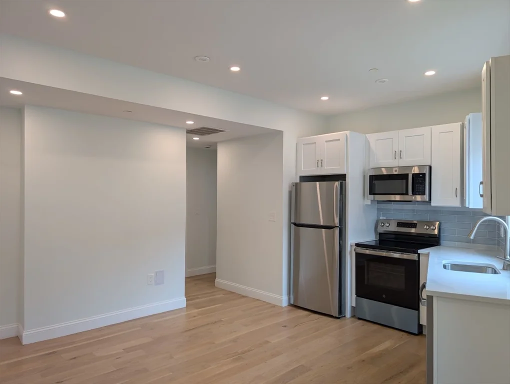 4 bed, 2 bath apartment for rent at 38 Regent St Unit 2, Roxbury — photo 6 of 13
