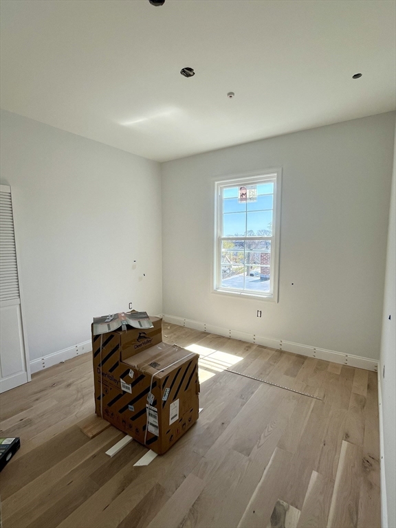 4 bed, 2 bath apartment for rent at 38 Regent St Unit 3, Roxbury — photo 4 of 10