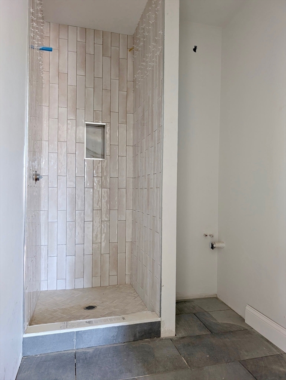 4 bed, 2 bath apartment for rent at 38 Regent St Unit 3, Roxbury — photo 2 of 10