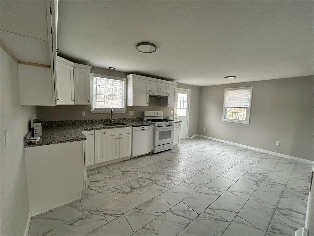 3 bed, 1 bath apartment for rent at 38 Reservoir St Unit 38, Brockton — photo 4 of 28