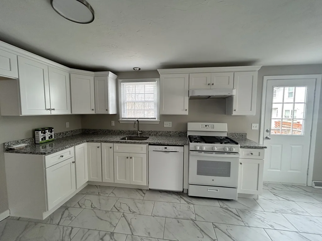 3 bed, 1 bath apartment for rent at 38 Reservoir St Unit 38, Brockton — photo 5 of 28