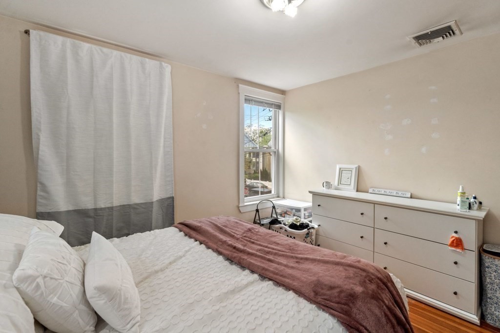3 bed, 2 bath apartment for rent at 38 Roberts Rd Unit 2, Harvard Square — photo 13 of 14