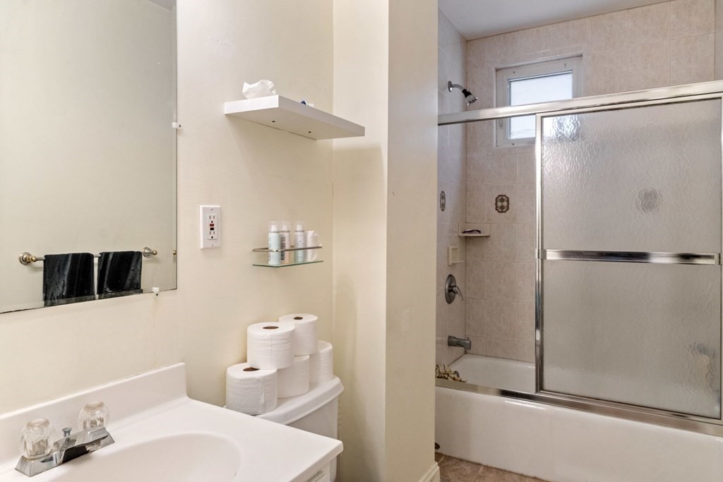 3 bed, 2 bath apartment for rent at 38 Roberts Rd Unit 2, Harvard Square — photo 9 of 14