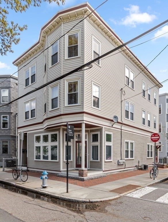 3 bed, 2 bath apartment for rent at 38 Roberts Rd Unit 2, Harvard Square — photo 1 of 14