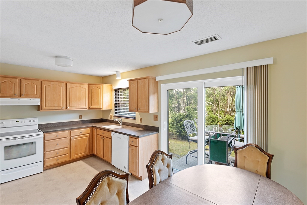 2 bed, 1 bath apartment for rent at 38 Rocky Nook Unit 38, Malden — photo 11 of 29
