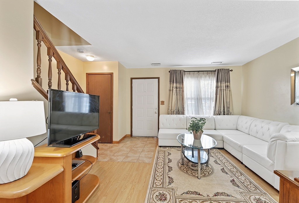 2 bed, 1 bath apartment for rent at 38 Rocky Nook Unit 38, Malden — photo 3 of 29