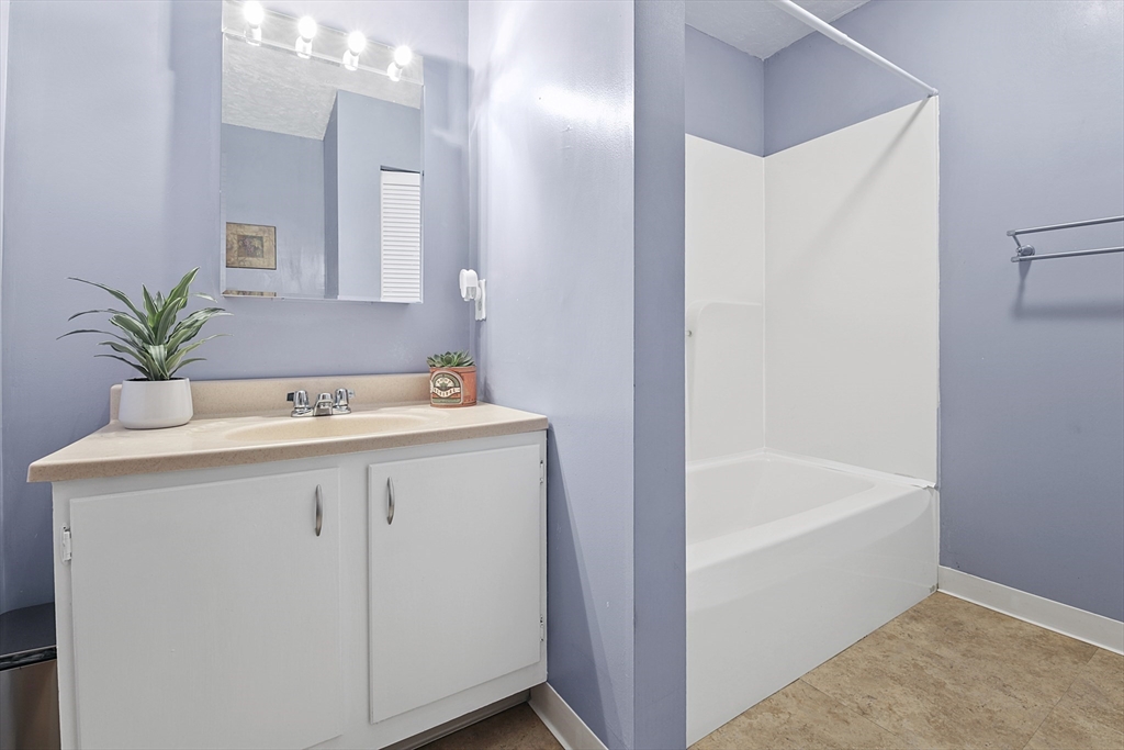 2 bed, 1 bath apartment for rent at 38 Rocky Nook Unit 38, Malden — photo 22 of 29