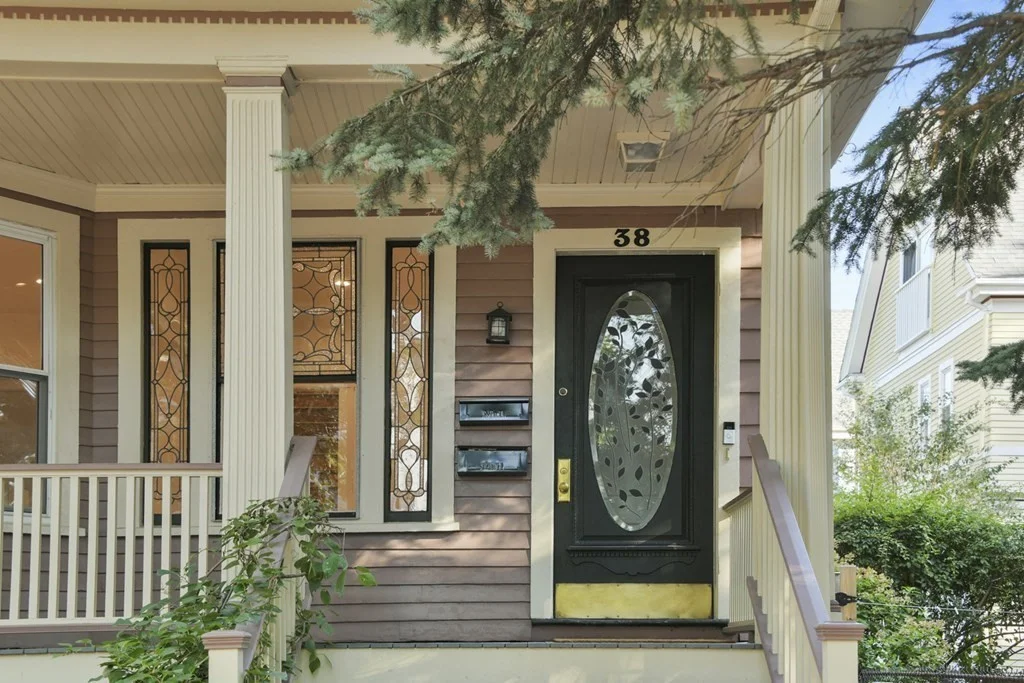 3 bed, 1 bath apartment for rent at 38 Russell St Unit 1, Porter Square