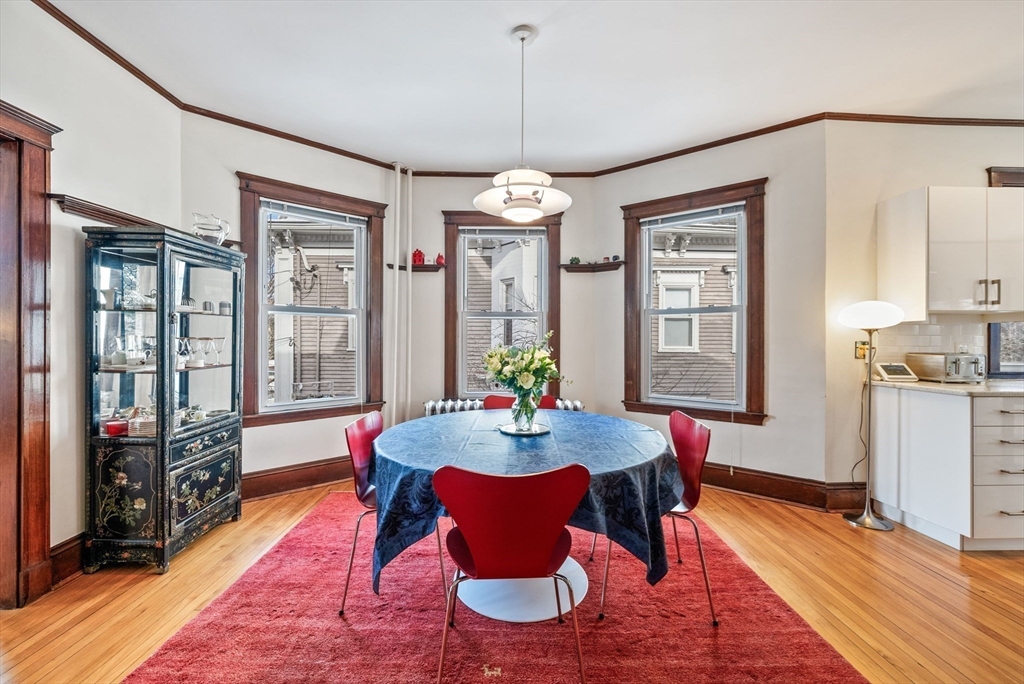 4 bed, 1 bath apartment for rent at 38 Russell St Unit 2, Cambridge — photo 7 of 33