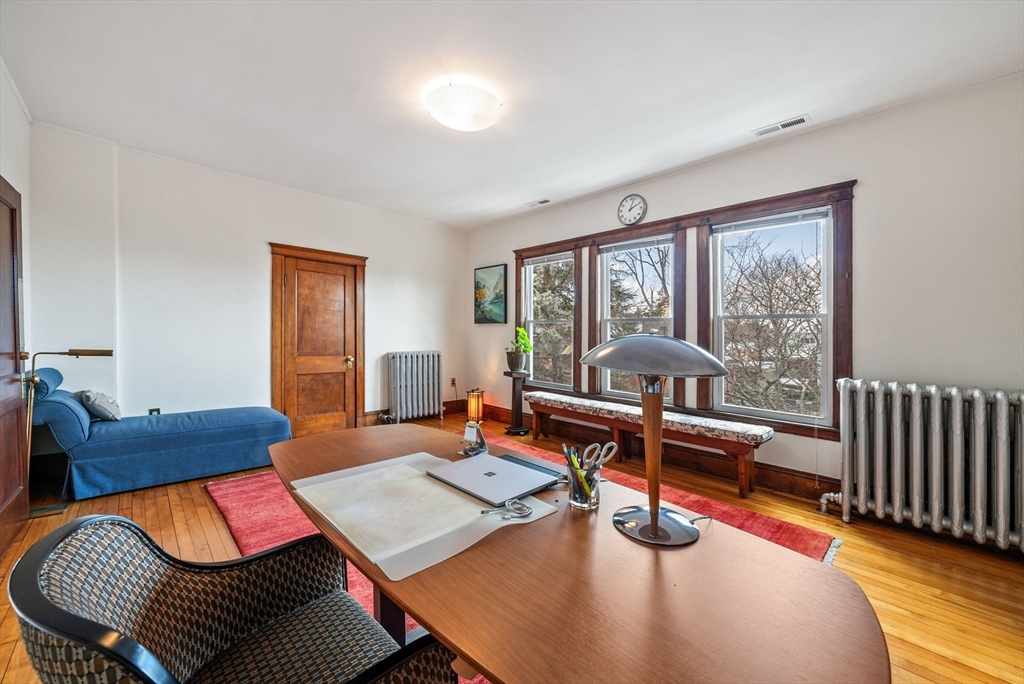 4 bed, 1 bath apartment for rent at 38 Russell St Unit 2, Cambridge — photo 17 of 33