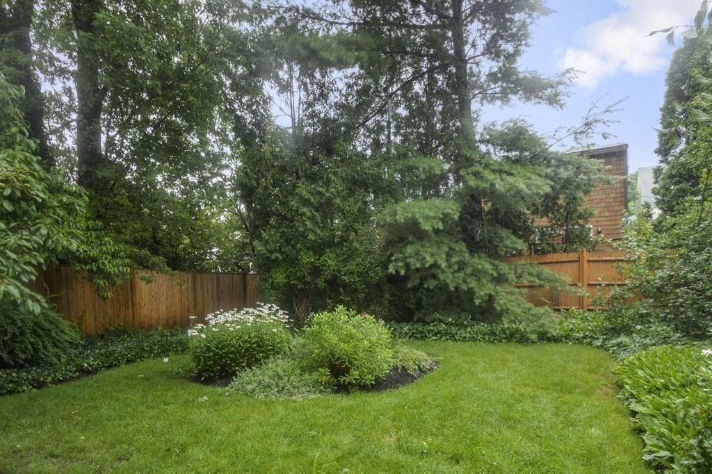 4 bed, 1 bath apartment for rent at 38 Russell St Unit 2, Cambridge — photo 31 of 33