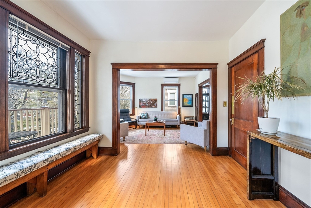 4 bed, 1 bath apartment for rent at 38 Russell St Unit 2, Cambridge — photo 13 of 33