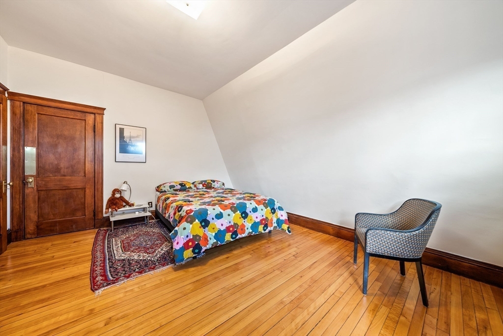 4 bed, 1 bath apartment for rent at 38 Russell St Unit 2, Cambridge — photo 26 of 33