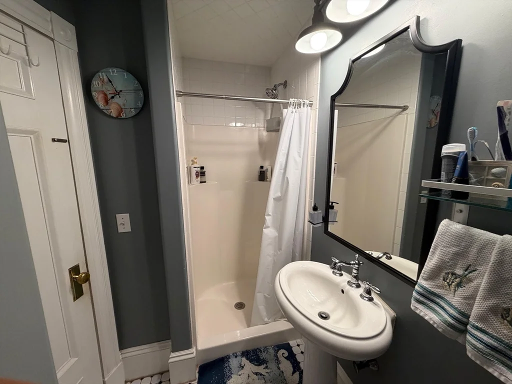 3 bed, 2 bath apartment for rent at 38 Salem St Unit B, Reading — photo 34 of 35