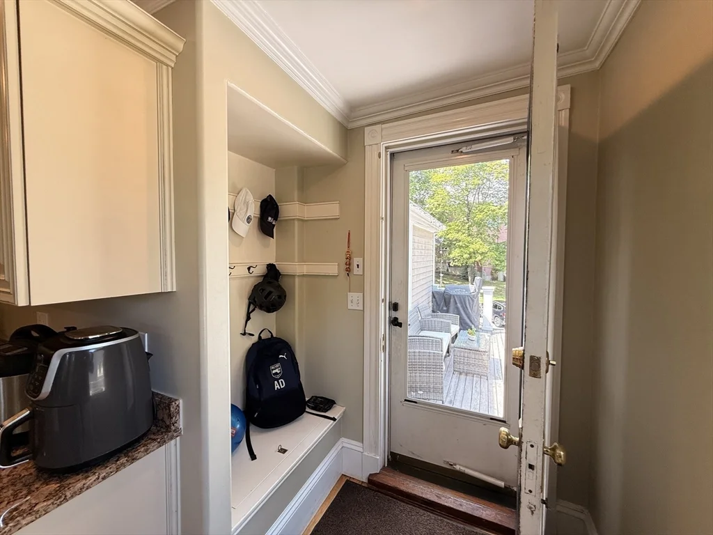 3 bed, 2 bath apartment for rent at 38 Salem St Unit B, Reading — photo 5 of 35
