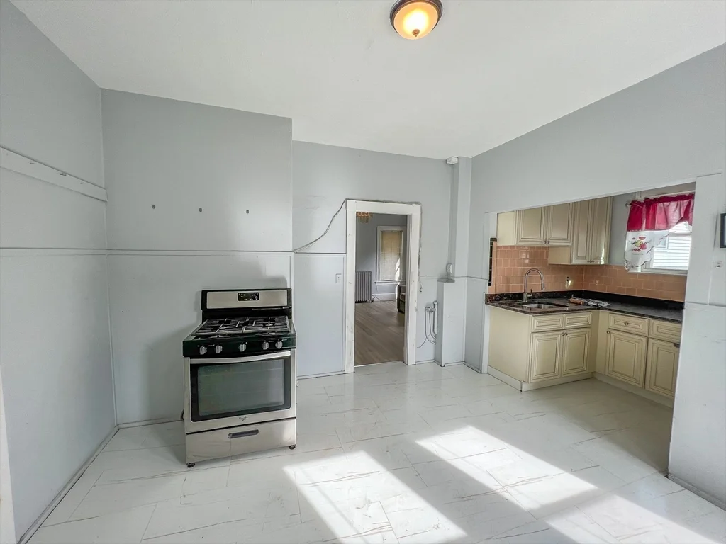 3 bed, 1 bath apartment for rent at 38 Sewall St Unit 2, Winter Hill — photo 9 of 14