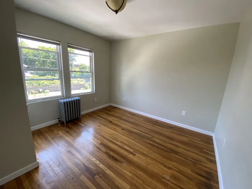 2 bed, 1 bath apartment for rent at 38 Shaw St Unit 1, Quincy — photo 5 of 6