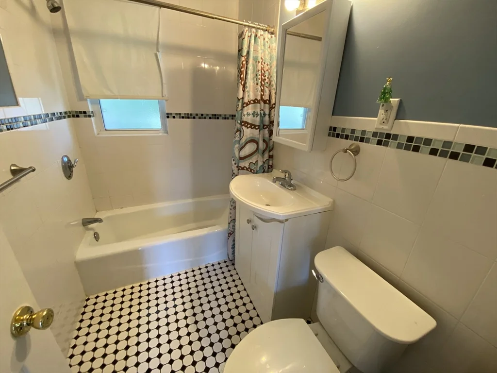 2 bed, 1 bath apartment for rent at 38 Shaw St Unit 1, Quincy — photo 6 of 6