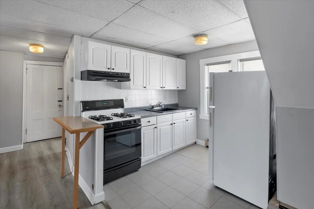 1 bed, 1 bath apartment for rent at 38 Sheffield Rd Unit 3, Roslindale — photo 7 of 23