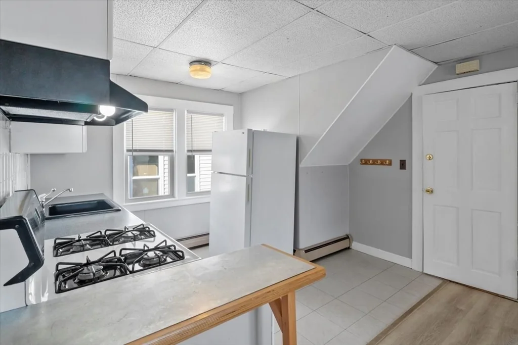 1 bed, 1 bath apartment for rent at 38 Sheffield Rd Unit 3, Roslindale — photo 6 of 23