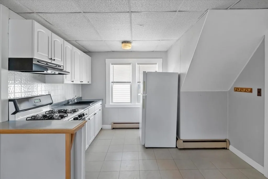 1 bed, 1 bath apartment for rent at 38 Sheffield Rd Unit 3, Roslindale — photo 5 of 23