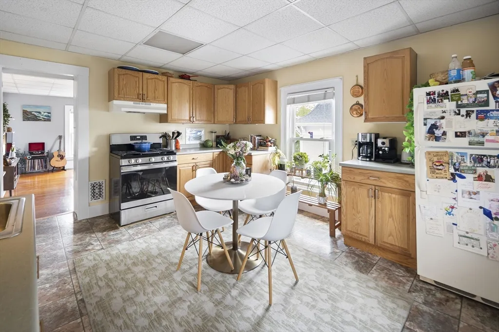 1 bed, 1 bath apartment for rent at 38 Spring Unit 2L, Spring Hill — photo 4 of 18