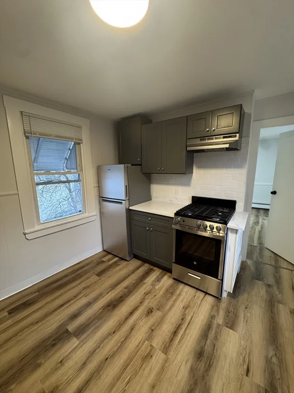 1 bed, 1 bath apartment for rent at 38 Spring Unit 2R, Spring Hill — photo 5 of 17
