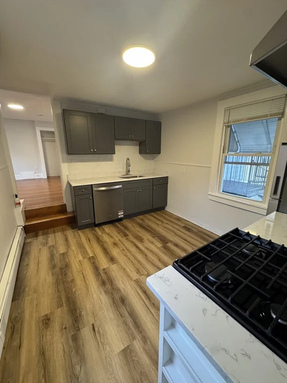 1 bed, 1 bath apartment for rent at 38 Spring Unit 2R, Spring Hill — photo 4 of 17
